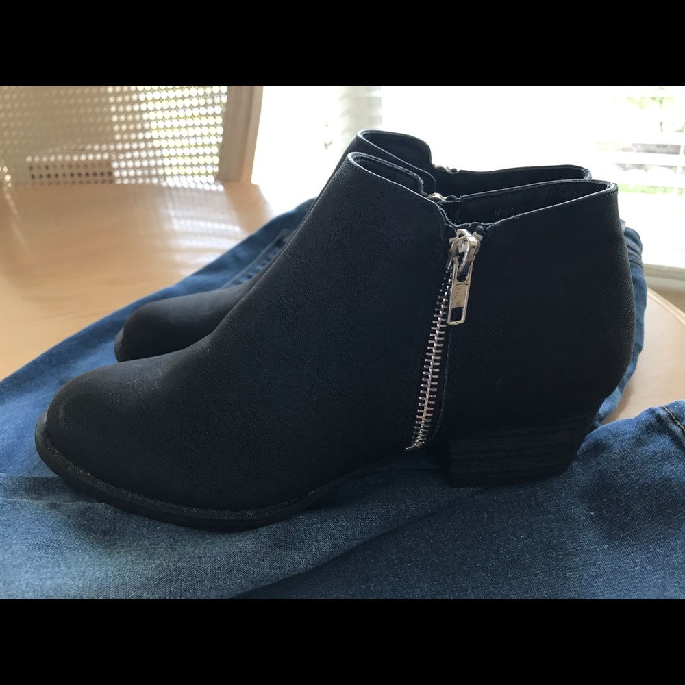 Unionbay Trista Zip Black Bootie!